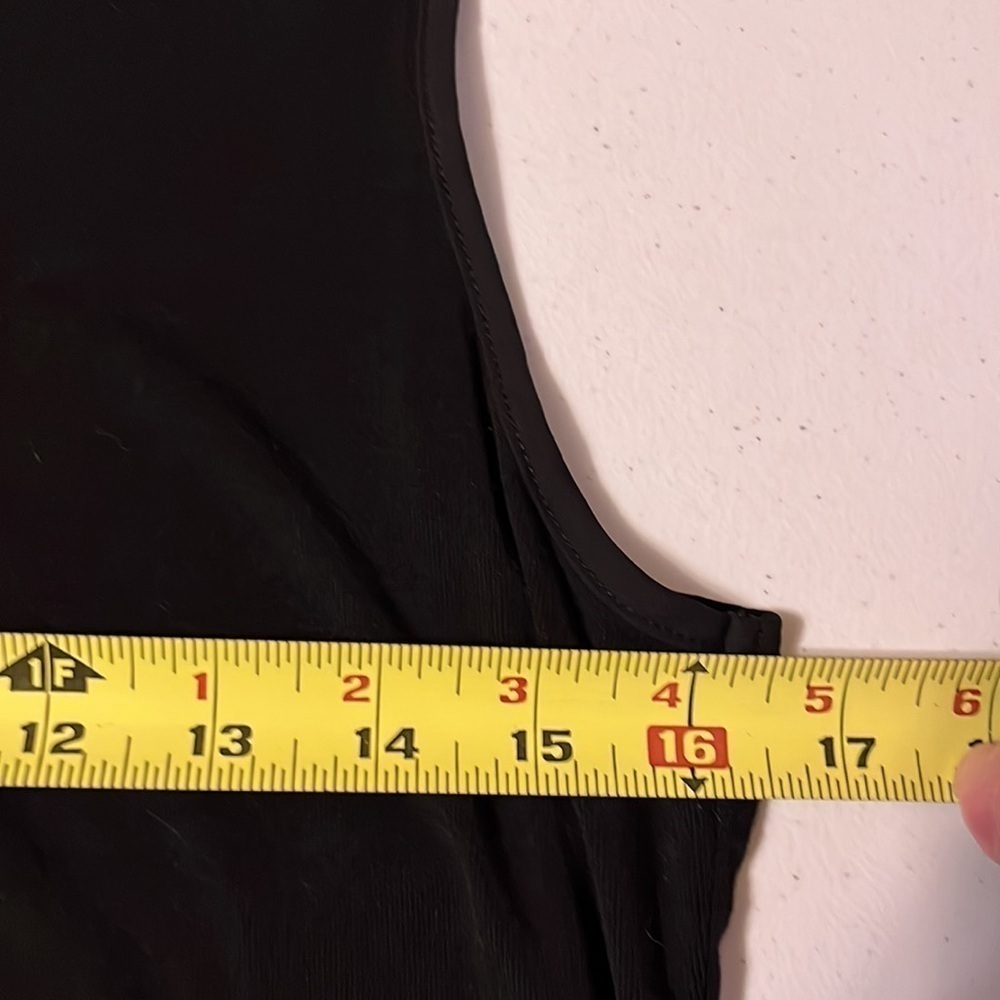 White House Black market black sleeveless top . Sz M - Picture 4 of 6